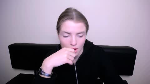 Snapshot of missoliviaa_ chatting on January 2025 08:43:01 AM Olivia online show from January 2025 08:43:01 AM