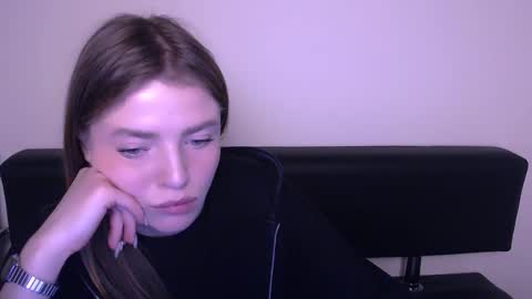 Snapshot of missoliviaa_ chatting on February 2025 12:55:02 PM Olivia online show from February 2025 12:55:02 PM