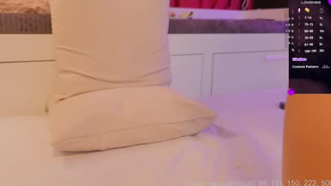 missqueenlust online show from January 2025 06:03:02 AM