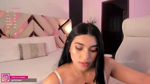 Fernanda Davila online show from November 2025 09:57:02 PM