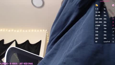 V Nessa online show from March 2025 07:17:02 PM