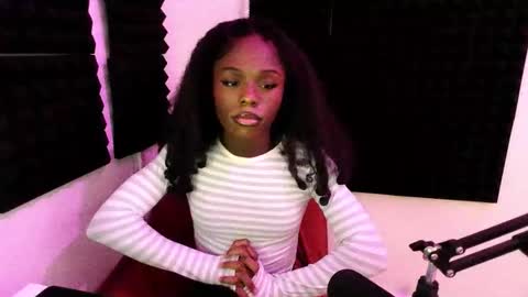 Snapshot of missymixingmiss chatting on December 2025 04:17:02 AM lauren online show from December 2025 04:17:02 AM