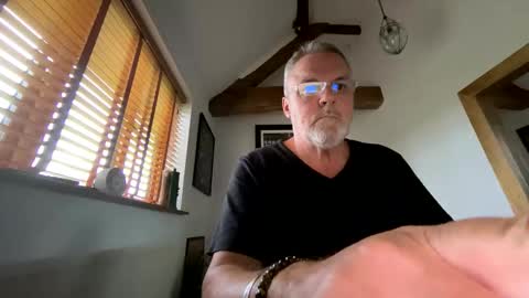 Misterblivs online show from April 2026 05:43:02 PM