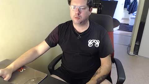 Snapshot of mistercoeur1 chatting on December 2024 08:33:02 AM mistercoeur online show from December 2024 08:33:02 AM