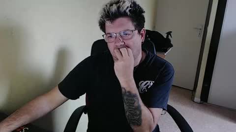 Snapshot of mistercoeur1 chatting on January 2025 02:35:02 PM mistercoeur online show from January 2025 02:35:02 PM