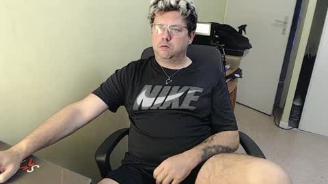 Snapshot of mistercoeur1 chatting on January 2025 03:48:01 PM mistercoeur online show from January 2025 03:48:01 PM