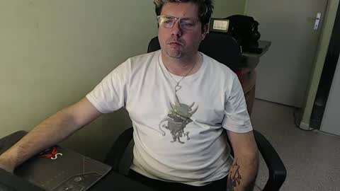 Snapshot of mistercoeur1 chatting on January 2025 04:47:01 PM mistercoeur online show from January 2025 04:47:01 PM