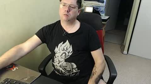 Snapshot of mistercoeur1 chatting on February 2025 08:20:02 AM mistercoeur online show from February 2025 08:20:02 AM