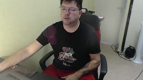 Snapshot of mistercoeur1 chatting on October 2025 08:11:02 AM mistercoeur online show from October 2025 08:11:02 AM