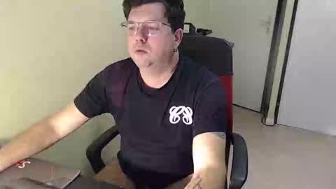 Snapshot of mistercoeur1 chatting on December 2025 04:16:01 PM mistercoeur online show from December 2025 04:16:01 PM