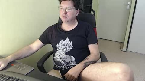 Snapshot of mistercoeur1 chatting on February 2026 08:29:02 AM mistercoeur online show from February 2026 08:29:02 AM