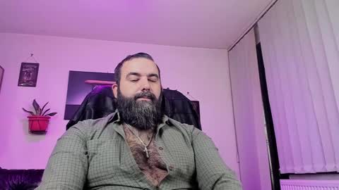 Snapshot of misterlov3r chatting on December 2024 11:32:01 PM misterlov3r online show from December 2024 11:32:01 PM