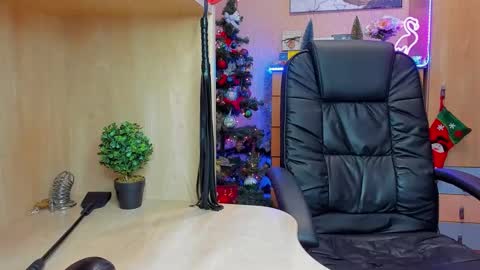 Mistress Kristi online show from January 2025 06:38:01 PM