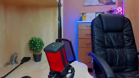 Mistress Kristi online show from February 2025 07:51:01 PM