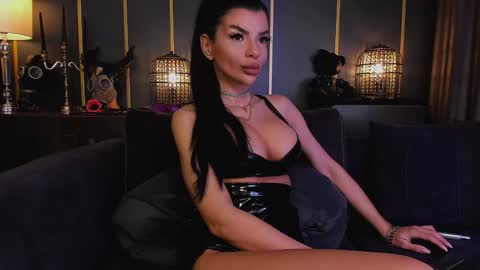 Snapshot of mistresselenia chatting on January 2025 12:41:01 PM Elenia online show from January 2025 12:41:01 PM