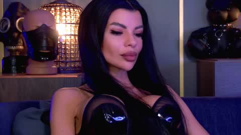 Elenia online show from March 2026 01:58:02 PM