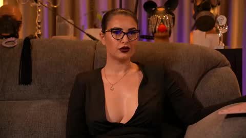 Mistress Kelly online show from November 2025 02:03:01 AM