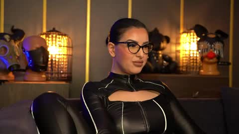 Mistress Kelly online show from April 2026 10:12:02 PM