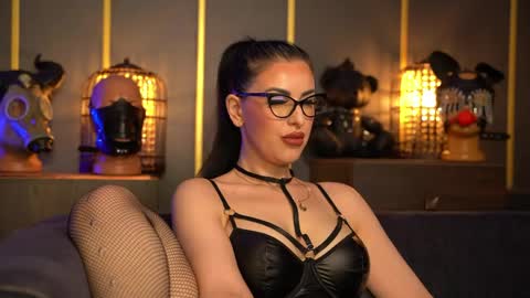 Snapshot of mistresskellykent chatting on May 2026 07:40:02 PM Mistress Kelly online show from May 2026 07:40:02 PM