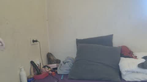 mistressmilly32 online show from February 2026 02:40:02 PM