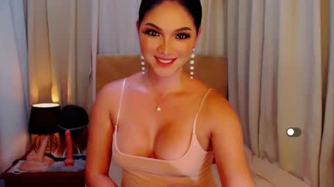 Snapshot of mistressseductionleah chatting on December 2024 02:42:02 AM Leah online show from December 2024 02:42:02 AM