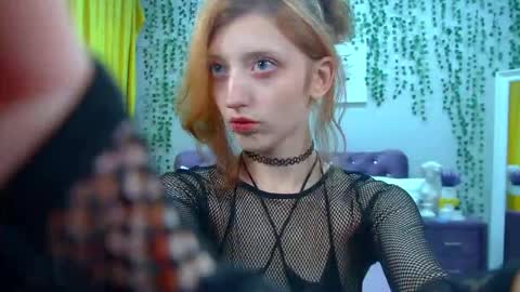 Misty online show from October 2025 06:19:02 PM