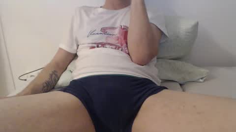 Snapshot of mitsch01 chatting on December 2024 01:06:01 AM Mitsch online show from December 2024 01:06:01 AM