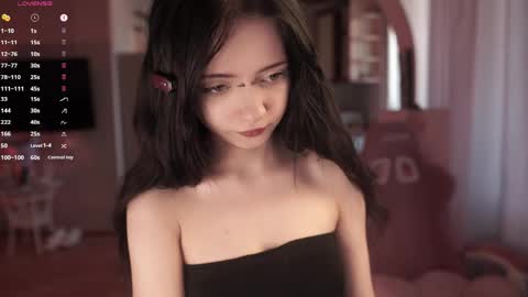 Snapshot of miuri_miy chatting on May 2026 05:42:04 PM Yuka online show from May 2026 05:42:04 PM