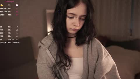 Snapshot of miuri_miy chatting on May 2026 06:04:02 PM Yuka online show from May 2026 06:04:02 PM