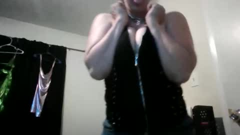 Snapshot of miztrezk chatting on May 2026 05:29:02 PM miztrezk online show from May 2026 05:29:02 PM