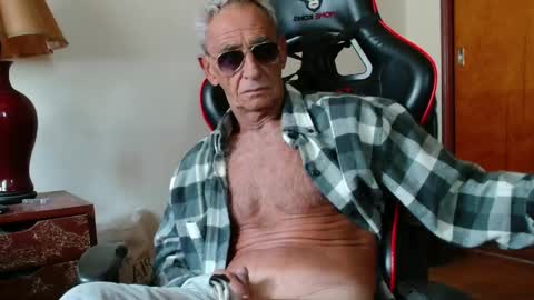 Snapshot of mjmadurengue chatting on May 2026 05:10:01 PM Mario jose online show from May 2026 05:10:01 PM
