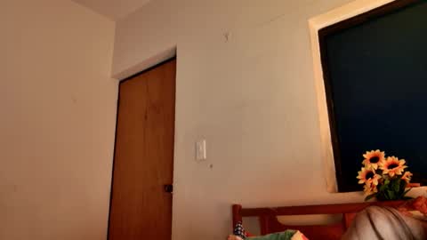 MoonLipson online show from September 2025 09:52:02 PM