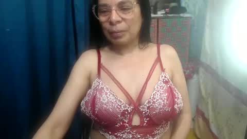 kelly online show from October 2025 04:31:02 AM