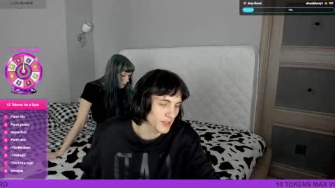 Snapshot of mmeeowww chatting on April 2026 10:57:02 AM Tim and Lisa Simon and Luna online show from April 2026 10:57:02 AM