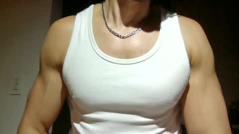 Snapshot of mmuscularman chatting on June 2026 07:01:02 AM mmuscularman online show from June 2026 07:01:02 AM