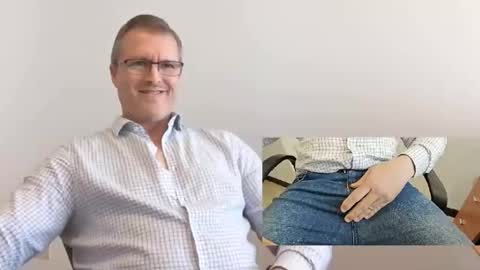 Moe online show from September 2025 07:05:01 PM