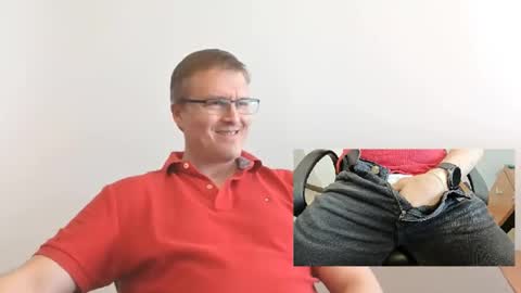 Moe online show from October 2025 07:11:01 PM