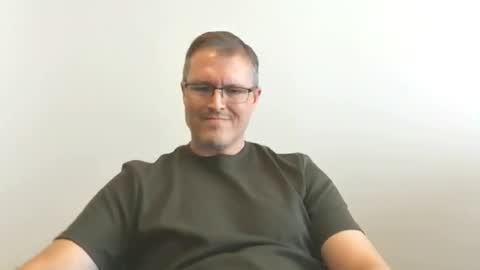 Moe online show from December 2025 05:09:02 PM