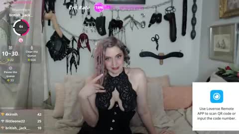 Snapshot of mohawkmischief chatting on June 2026 06:51:01 PM MohawkMischief online show from June 2026 06:51:01 PM