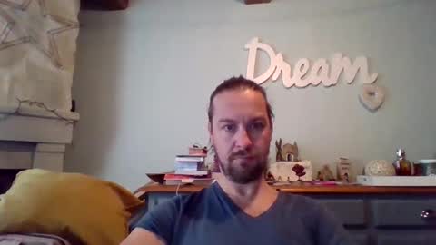 Snapshot of moi9876543210 chatting on January 2025 02:03:01 PM Julien online show from January 2025 02:03:01 PM