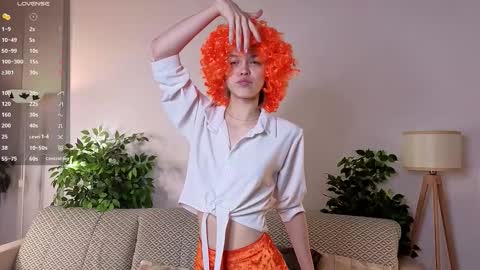 Laura online show from November 2025 11:02:02 AM