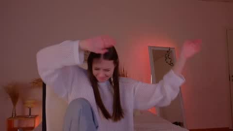 Snapshot of mol1y_kitten chatting on December 2024 12:19:01 AM Molly online show from December 2024 12:19:01 AM