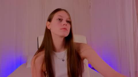 Snapshot of mol1y_kitten chatting on October 2025 09:22:01 PM Molly online show from October 2025 09:22:01 PM