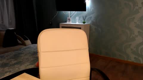 Snapshot of molli_and_tom chatting on March 2026 11:54:02 PM Bitcoin 1P8NuZxsaNsQTx7wJJJ7Ao1mic4nvJPVLC online show from March 2026 11:54:02 PM