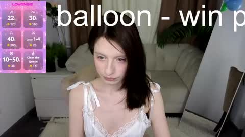 Snapshot of mollie_blush chatting on April 2026 11:37:01 AM mollie_blush online show from April 2026 11:37:01 AM