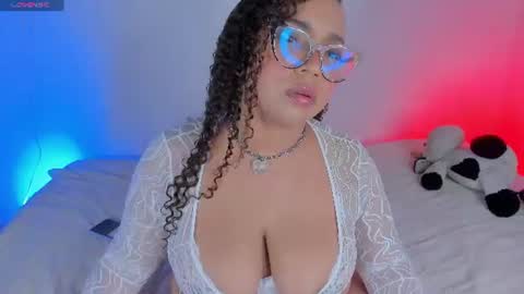 Snapshot of molly_blacke01 chatting on July 2026 03:24:02 AM milee online show from July 2026 03:24:02 AM