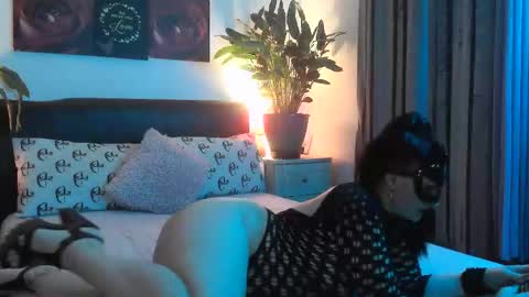 Snapshot of molly_blanka chatting on October 2025 10:07:02 PM Molly online show from October 2025 10:07:02 PM