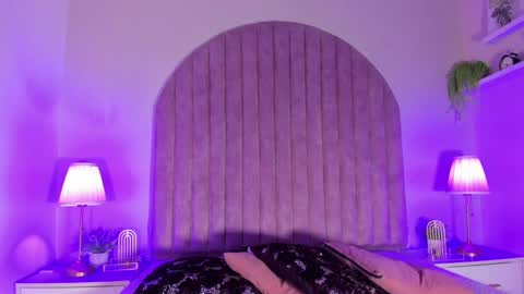 Molly Jackson online show from December 2024 02:12:01 PM