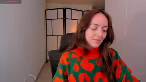   MOLLY   online show from March 2026 07:40:01 PM