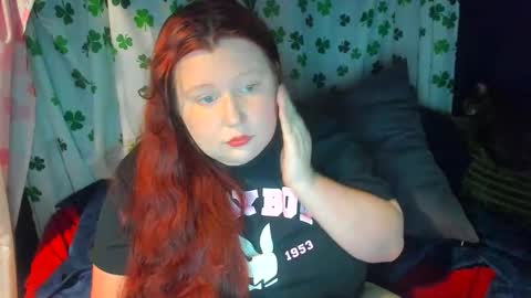 molly_moons online show from May 2026 09:32:02 PM